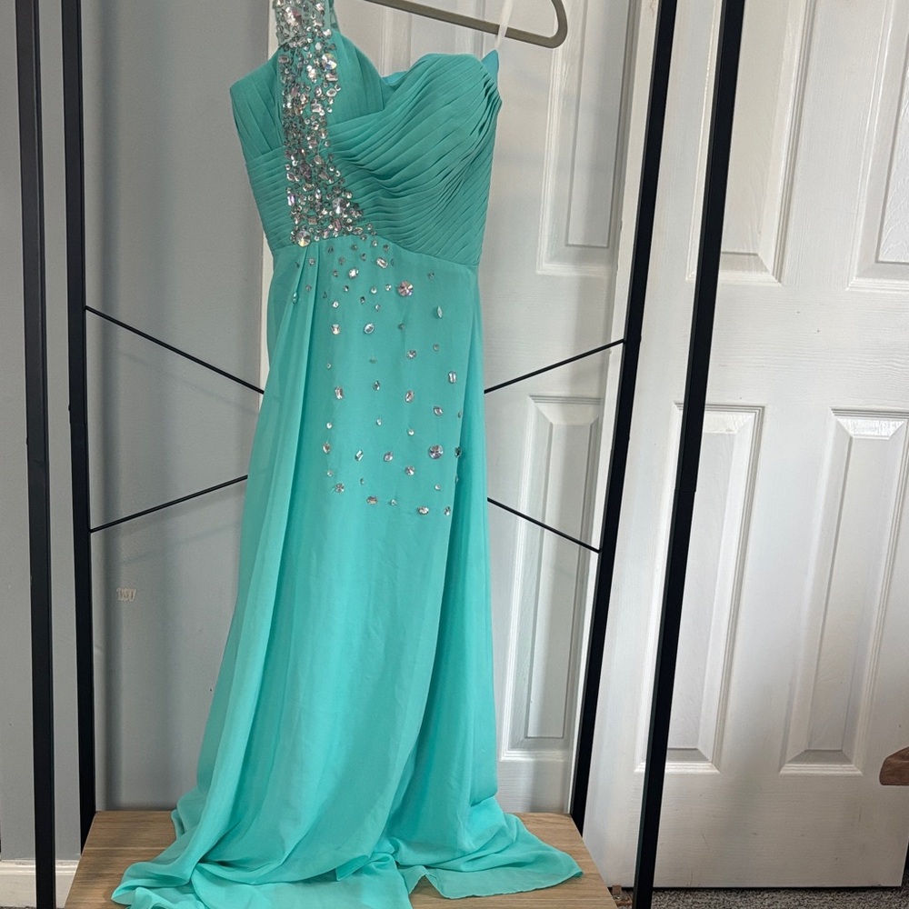 Chic One-Shoulder Turquoise Dress with Embellishments
